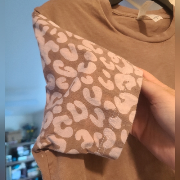 First run hand made leopard print sleeve t shirt - Picture 3 of 6